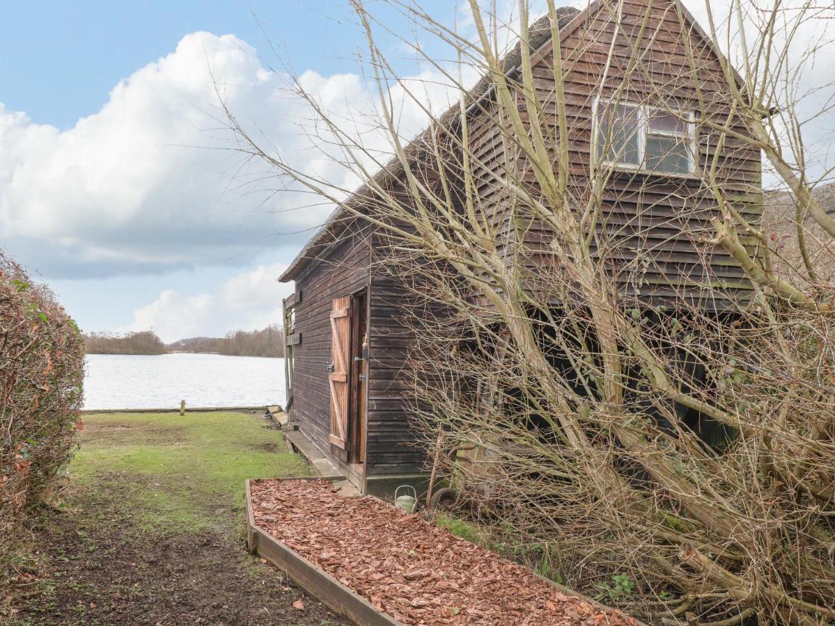 Cygnus Boathouse Villa South Walsham ภายนอก รูปภาพ