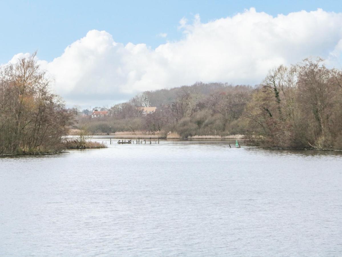Cygnus Boathouse Villa South Walsham ภายนอก รูปภาพ
